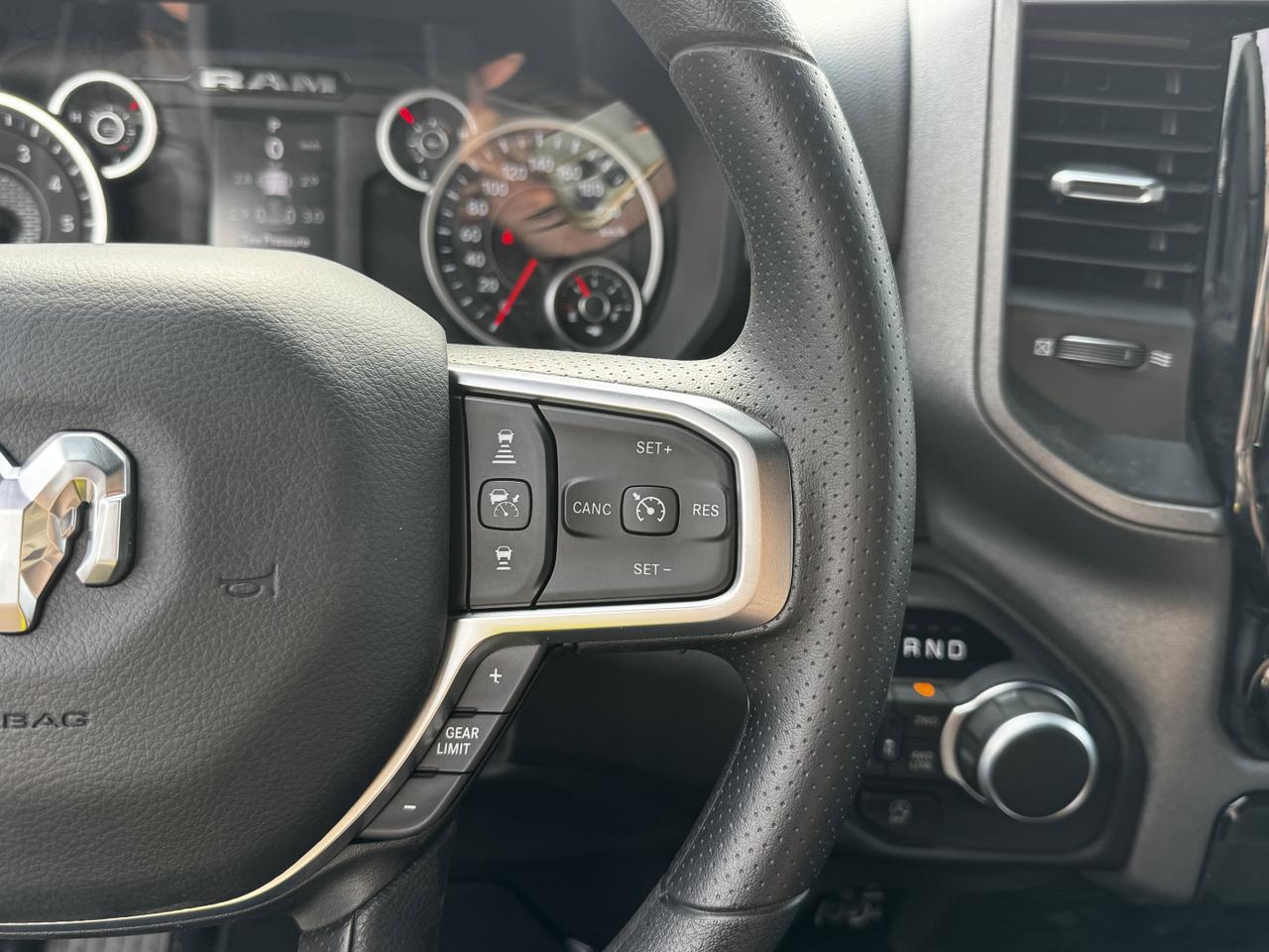 2025 Ram 1500 Tradesman Night Edition Crew Cab 4x4 | 3L Hurricane | Cloth Bench Redwater AB