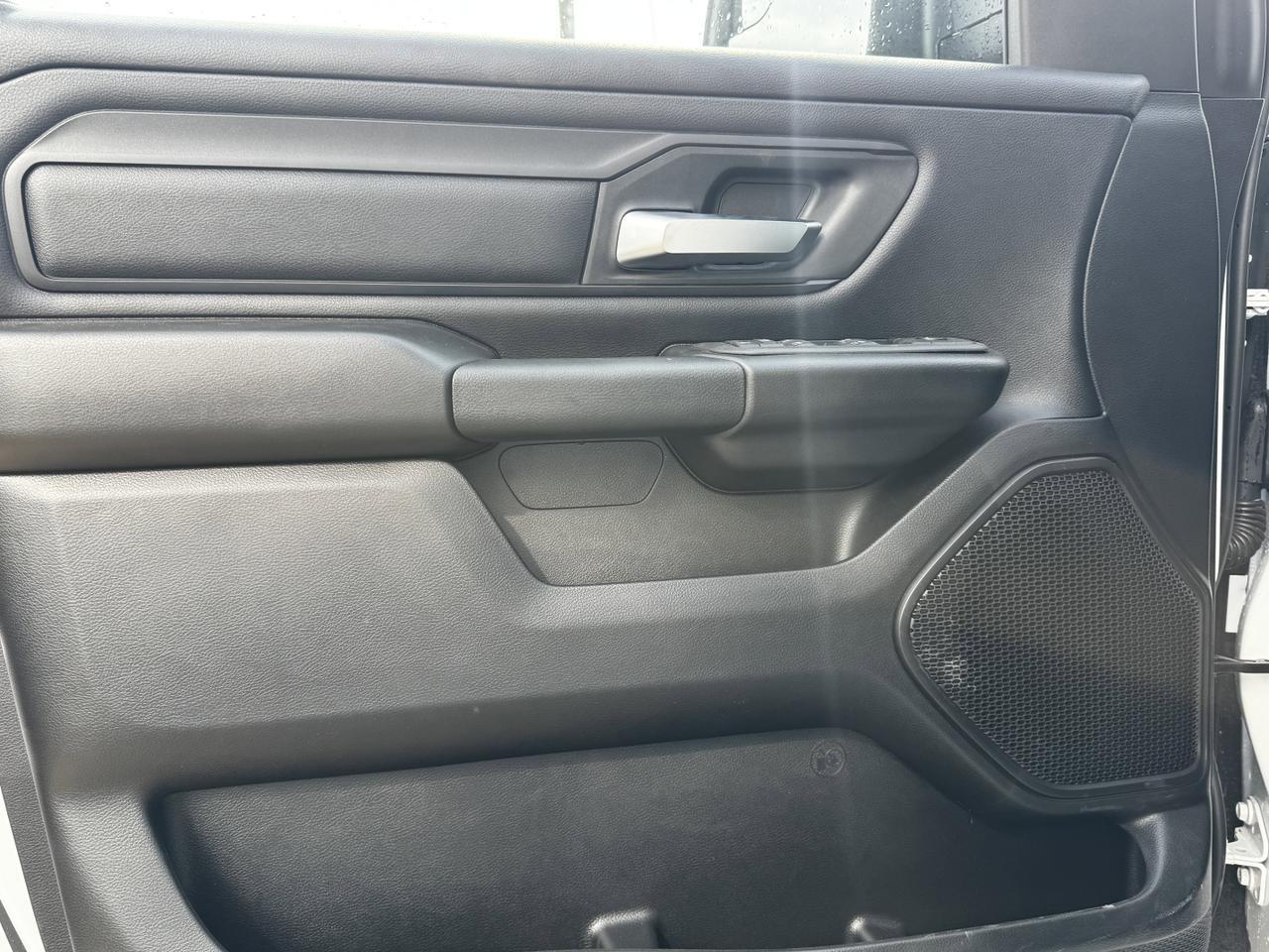 2025 Ram 1500 Tradesman Night Edition Crew Cab 4x4 | 3L Hurricane | Cloth Bench Redwater AB