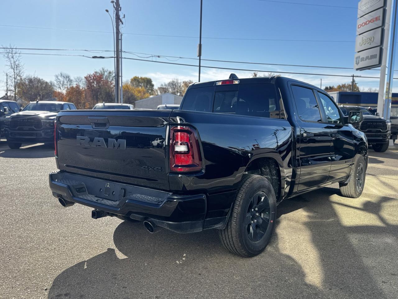 2025 Ram 1500 Tradesman Night Edition Crew Cab 4x4 | 3L Hurricane | Cloth Bench Seat | Start Stop Redwater AB