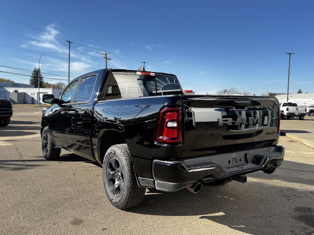 2025 Ram 1500 Tradesman Night Edition Crew Cab 4x4 | 3L Hurricane | Cloth Bench Seat | Start Stop Redwater AB