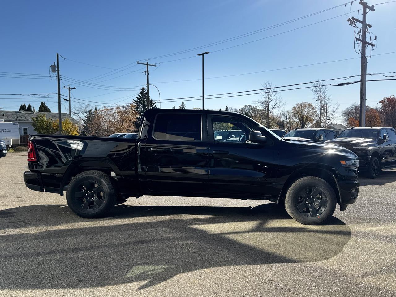 2025 Ram 1500 Tradesman Night Edition Crew Cab 4x4 | 3L Hurricane | Cloth Bench Seat | Start Stop Redwater AB