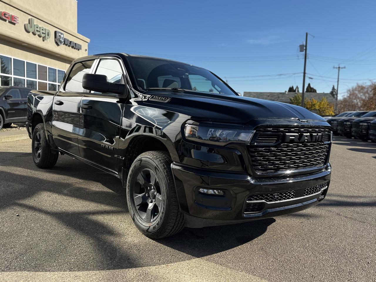 2025 Ram 1500 Tradesman Night Edition Crew Cab 4x4 | 3L Hurricane | Cloth Bench Seat | Start Stop Redwater AB