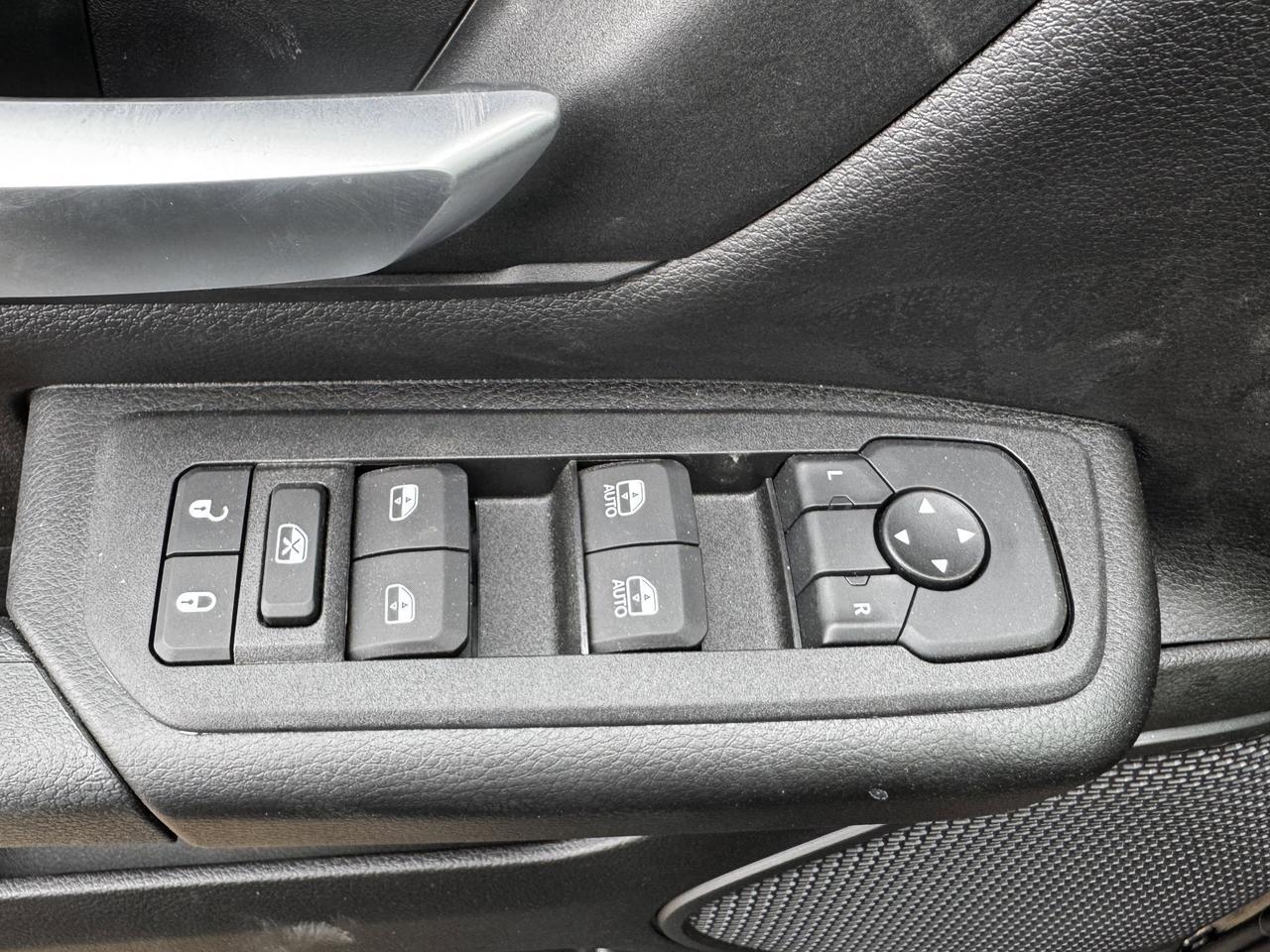 2025 Ram 1500 Tradesman Night Edition Crew Cab 4x4 | 3L Hurricane | Cloth Bench Seat | Start Stop Redwater AB