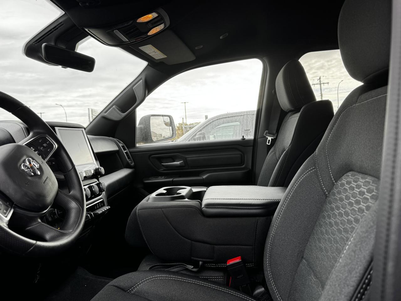 2025 Ram 1500 Tradesman Night Edition Crew Cab 4x4 | 3L Hurricane | Cloth Bench Seat | Start Stop Redwater AB