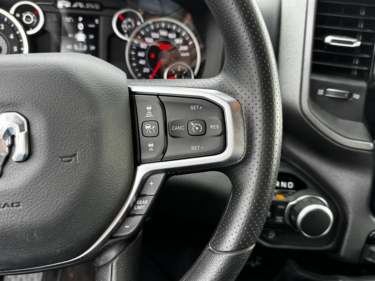 2025 Ram 1500 Tradesman Night Edition Crew Cab 4x4 | 3L Hurricane | Cloth Bench Seat | Start Stop Redwater AB