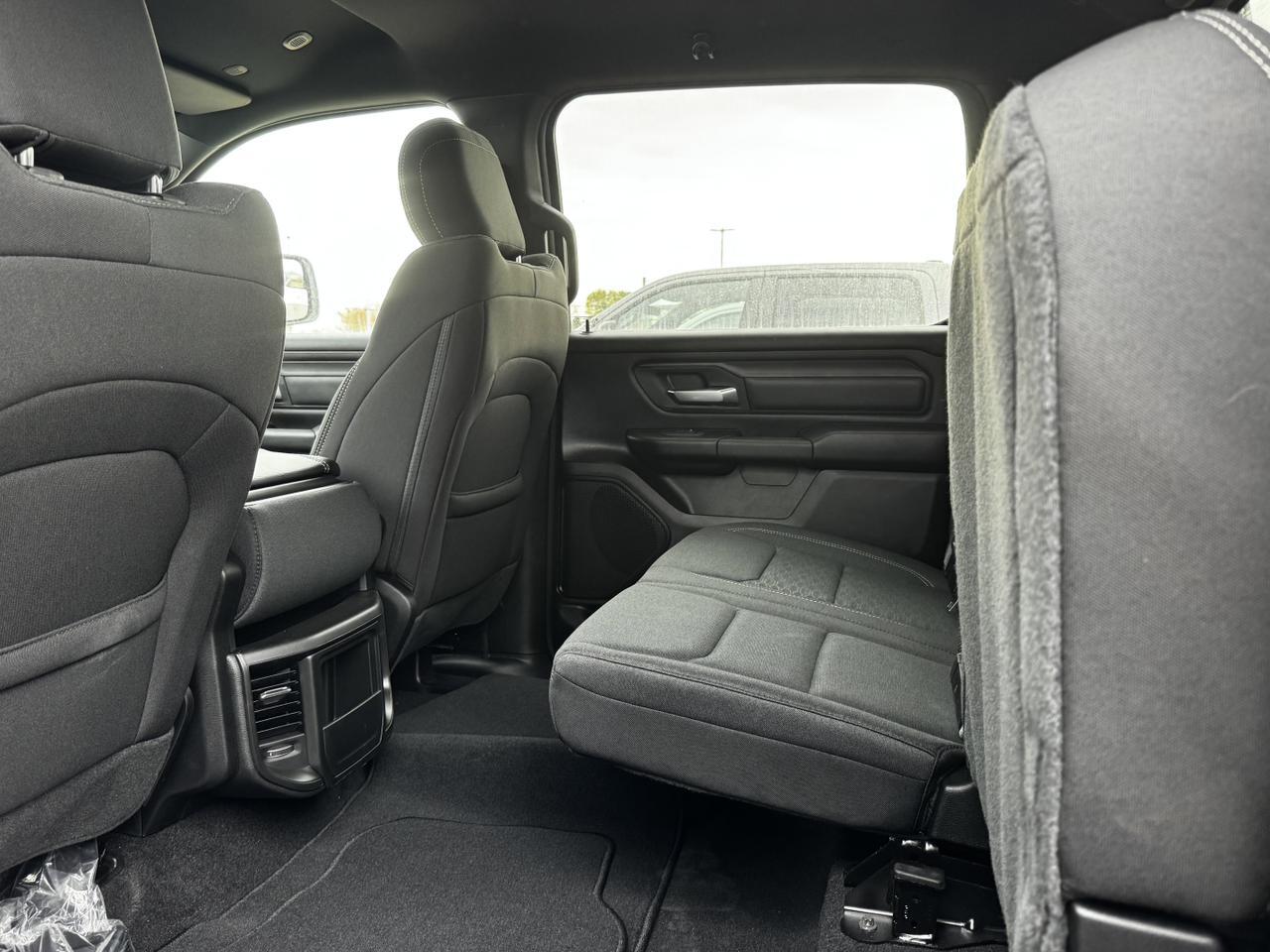 2025 Ram 1500 Tradesman Night Edition Crew Cab 4x4 | 3L Hurricane | Cloth Bench Seat | Start Stop Redwater AB