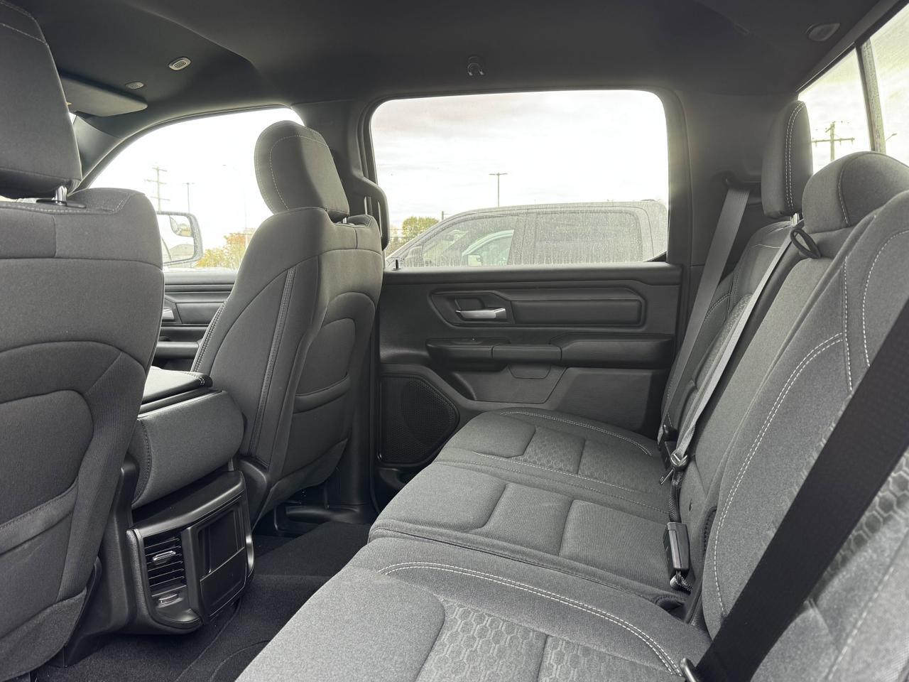 2025 Ram 1500 Tradesman Night Edition Crew Cab 4x4 | 3L Hurricane | Cloth Bench Seat | Start Stop Redwater AB