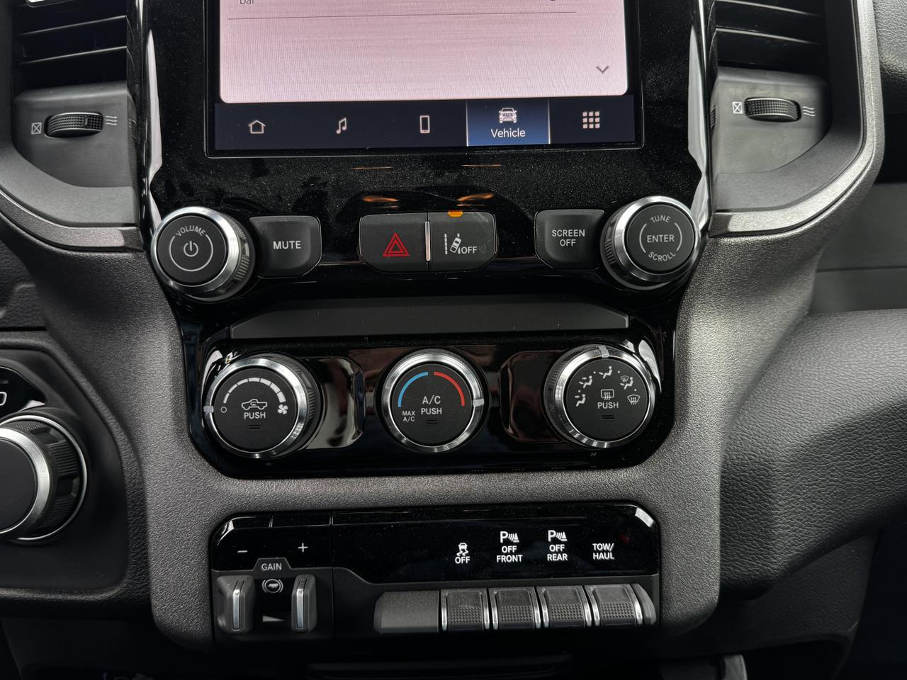 2025 Ram 1500 Tradesman Night Edition Crew Cab 4x4 | 3L Hurricane | Cloth Bench Seat | Start Stop Redwater AB