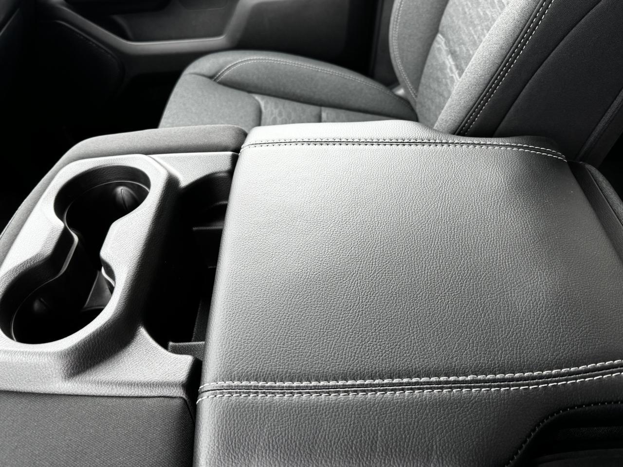 2025 Ram 1500 Tradesman Night Edition Crew Cab 4x4 | 3L Hurricane | Cloth Bench Seat | Start Stop Redwater AB