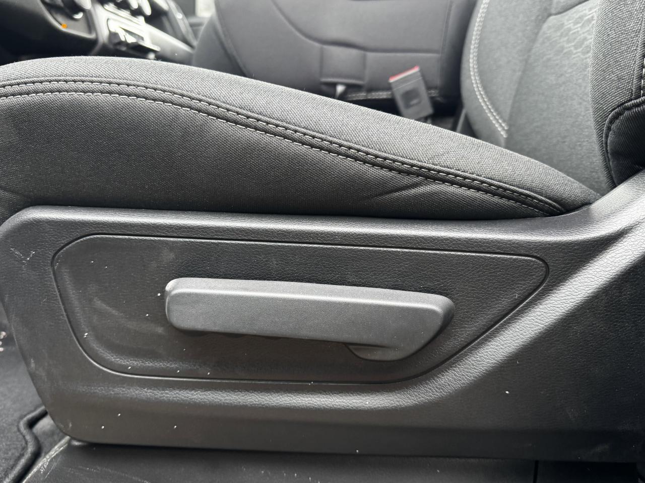 2025 Ram 1500 Tradesman Night Edition Crew Cab 4x4 | 3L Hurricane | Cloth Bench Seat | Start Stop Redwater AB