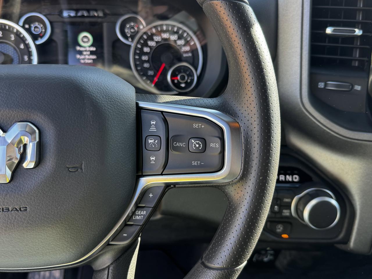 2025 Ram 1500 Tradesman Night Edition Crew Cab 4x4 | 3L Hurricane | Front Cloth Bench | Backup Camera Redwater AB
