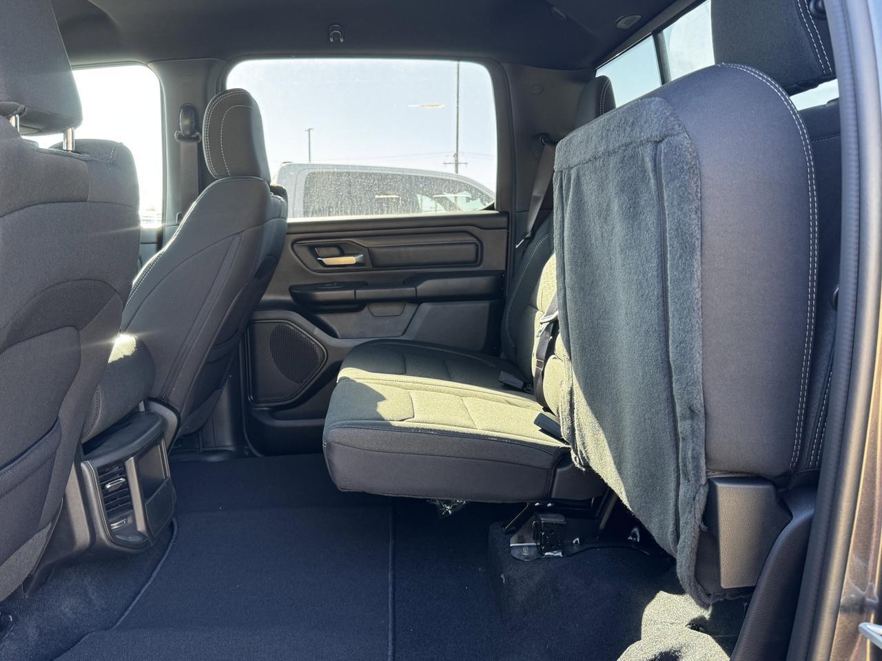2025 Ram 1500 Tradesman Night Edition Crew Cab 4x4 | 3L Hurricane | Front Cloth Bench | Backup Camera Redwater AB