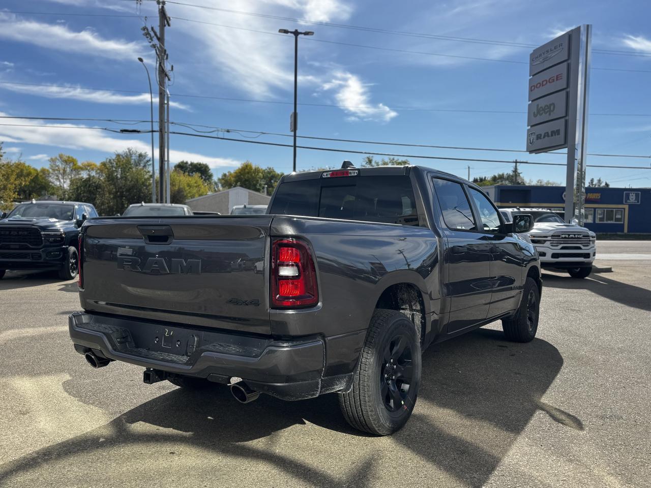 2025 Ram 1500 Tradesman Night Edition Crew Cab 4x4 | 3L Hurricane | Front Cloth Bench | Backup Camera Redwater AB
