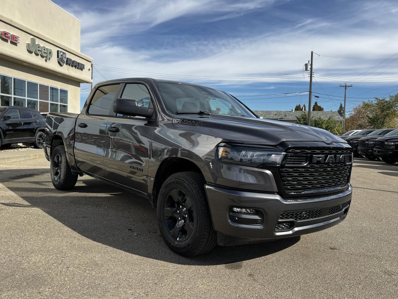 2025 Ram 1500 Tradesman Night Edition Crew Cab 4x4 | 3L Hurricane | Front Cloth Bench | Backup Camera Redwater AB