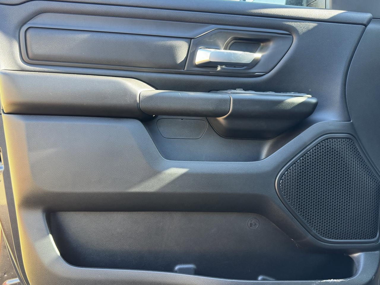 2025 Ram 1500 Tradesman Night Edition Crew Cab 4x4 | 3L Hurricane | Front Cloth Bench | Backup Camera Redwater AB