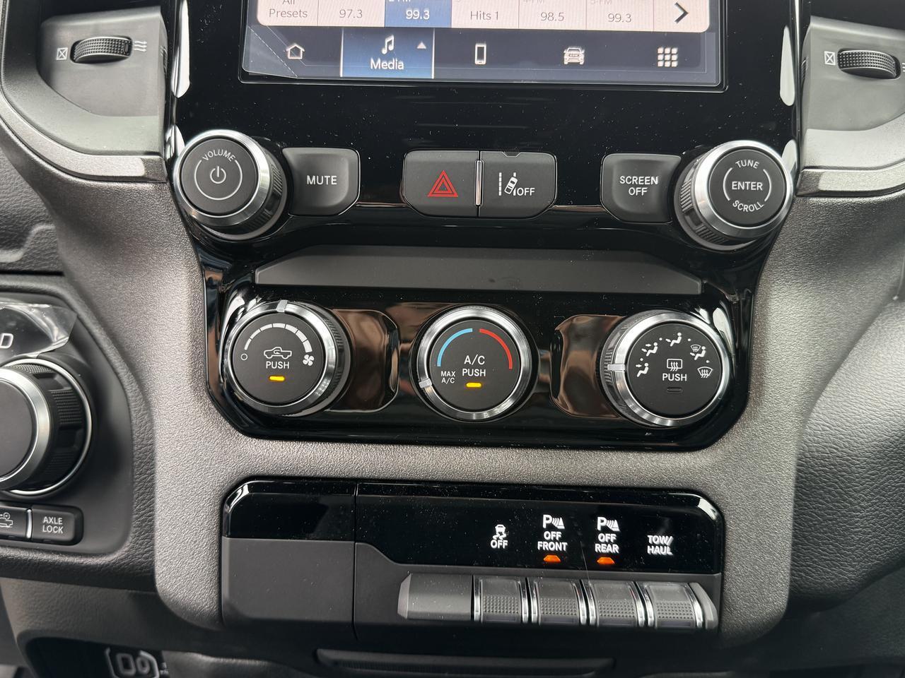 2025 Ram 1500 Warlock Crew Cab 4x4 | Low KMs | 3L Hurricane I  124L Fuel Tank I OFFROAD Package Redwater AB