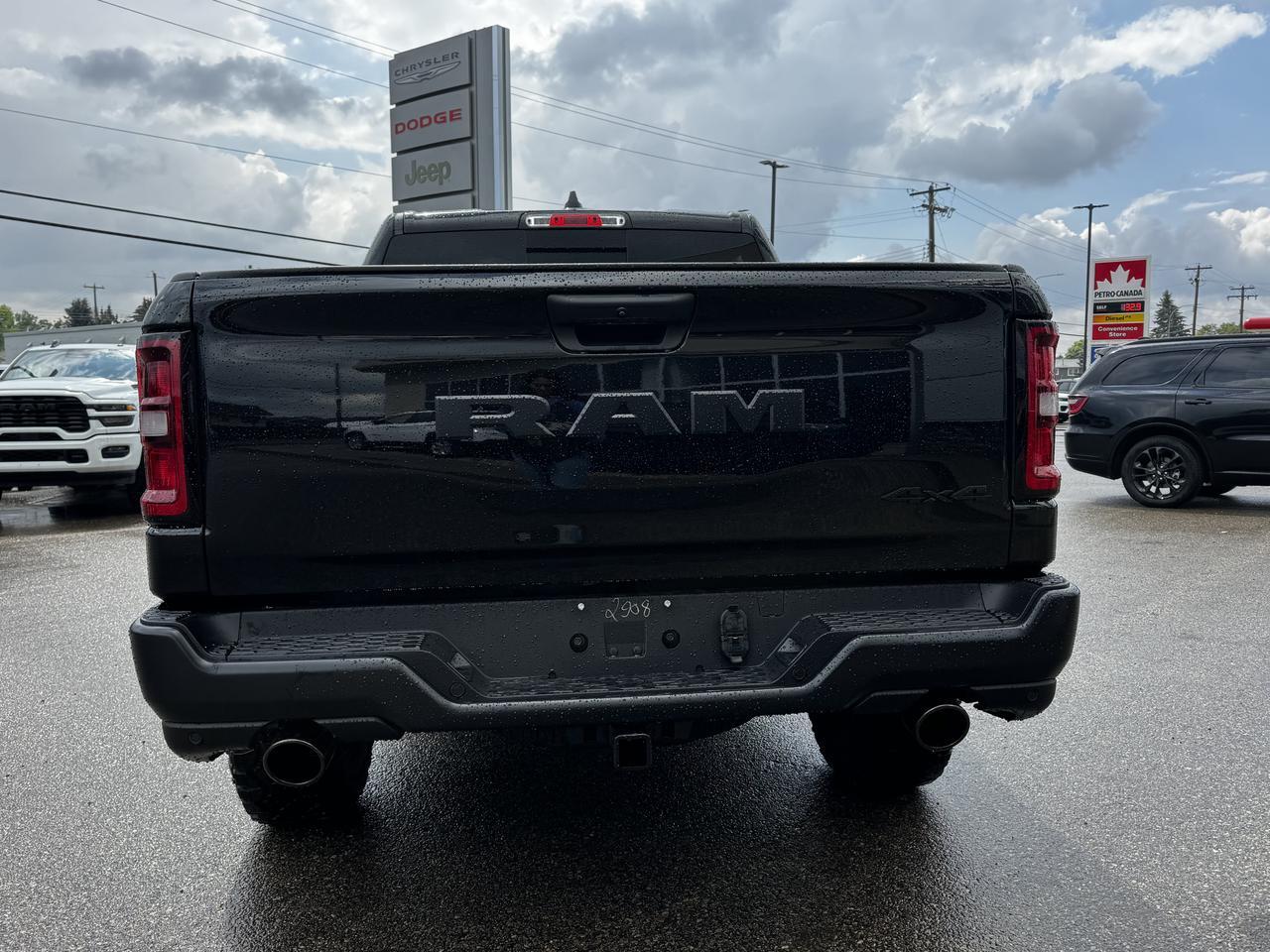 2025 Ram 1500 Warlock Crew Cab 4x4 | Low KMs | 3L Hurricane I  124L Fuel Tank I OFFROAD Package Redwater AB