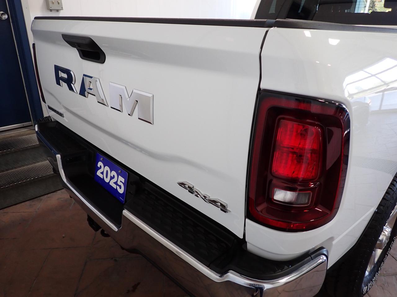 2025 Ram 2500 Big Horn 4WD CREW CAB NAVI 6'4" BOX Listowel ON
