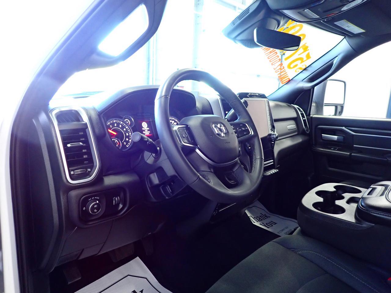 2025 Ram 2500 Big Horn 4WD CREW CAB NAVI 6'4" BOX Listowel ON