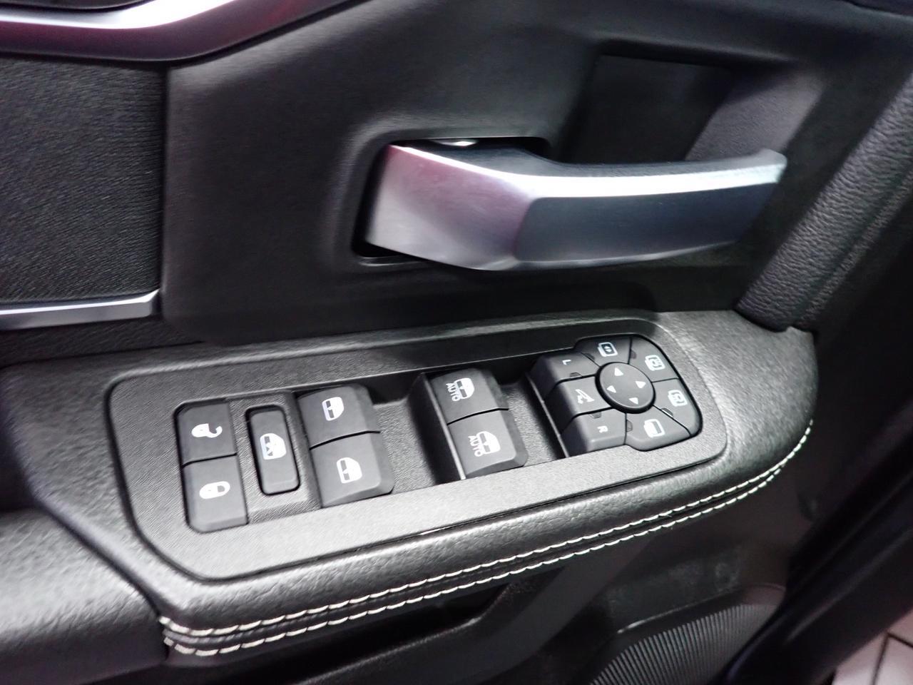 2025 Ram 2500 Big Horn 4WD NAVI *DIESEL* CREW CAB 6'4" BOX Listowel ON