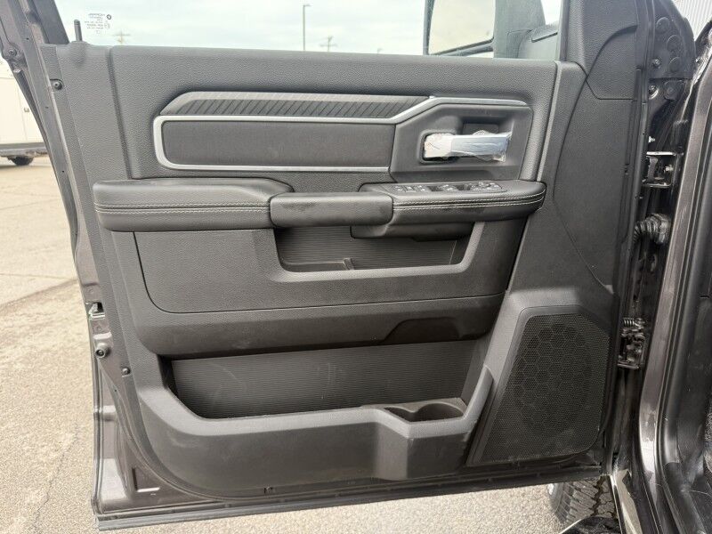 2025 Ram 2500 Big Horn 4x4 6.4L Hemi V8 Big Horn Collinsville OK