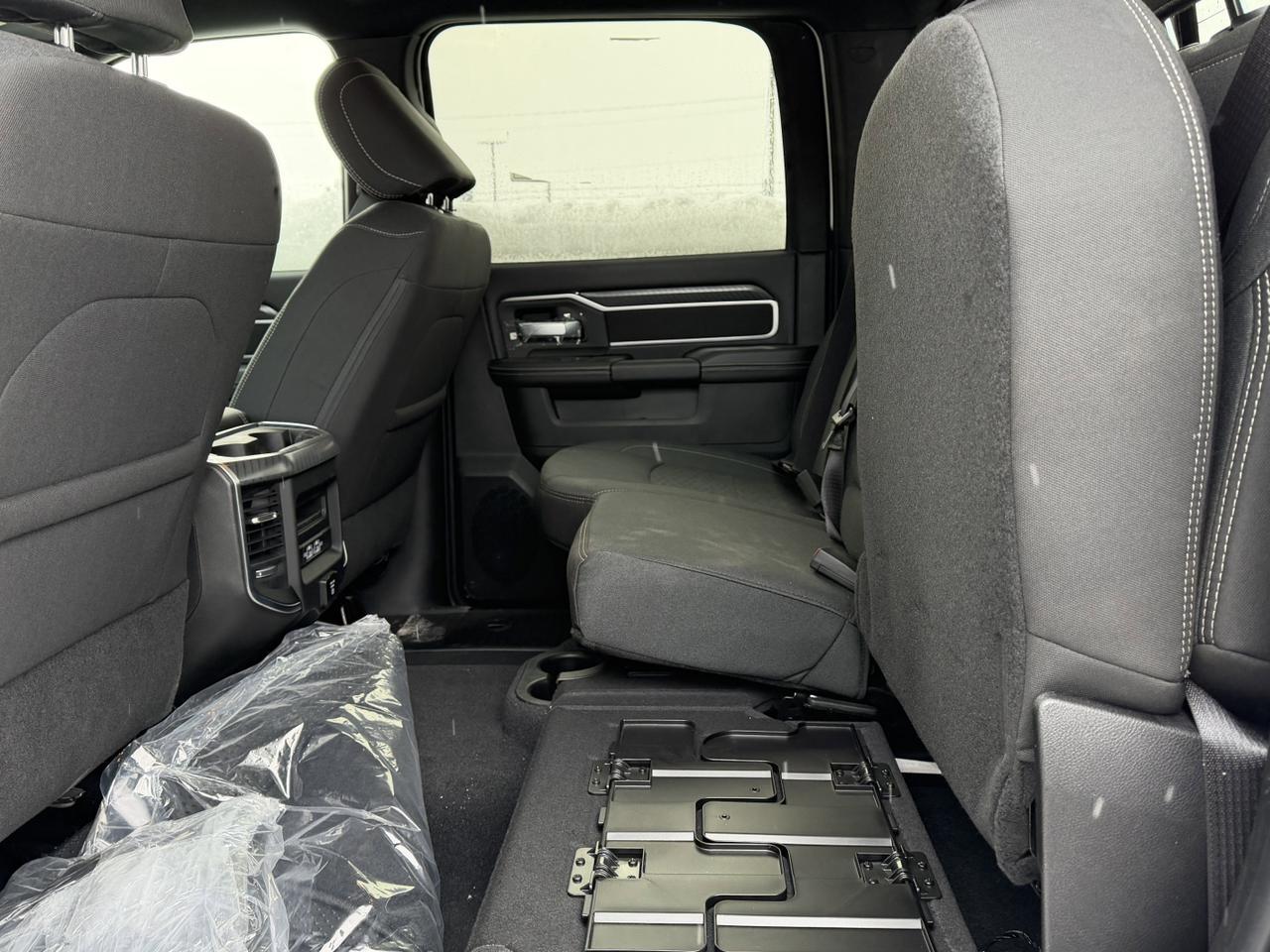 2025 Ram 2500 Big Horn Crew Cab 4x4 | Cummins Diesel | 12IN Touchscreen Nav | Heated Seats | Remote Start Redwater AB