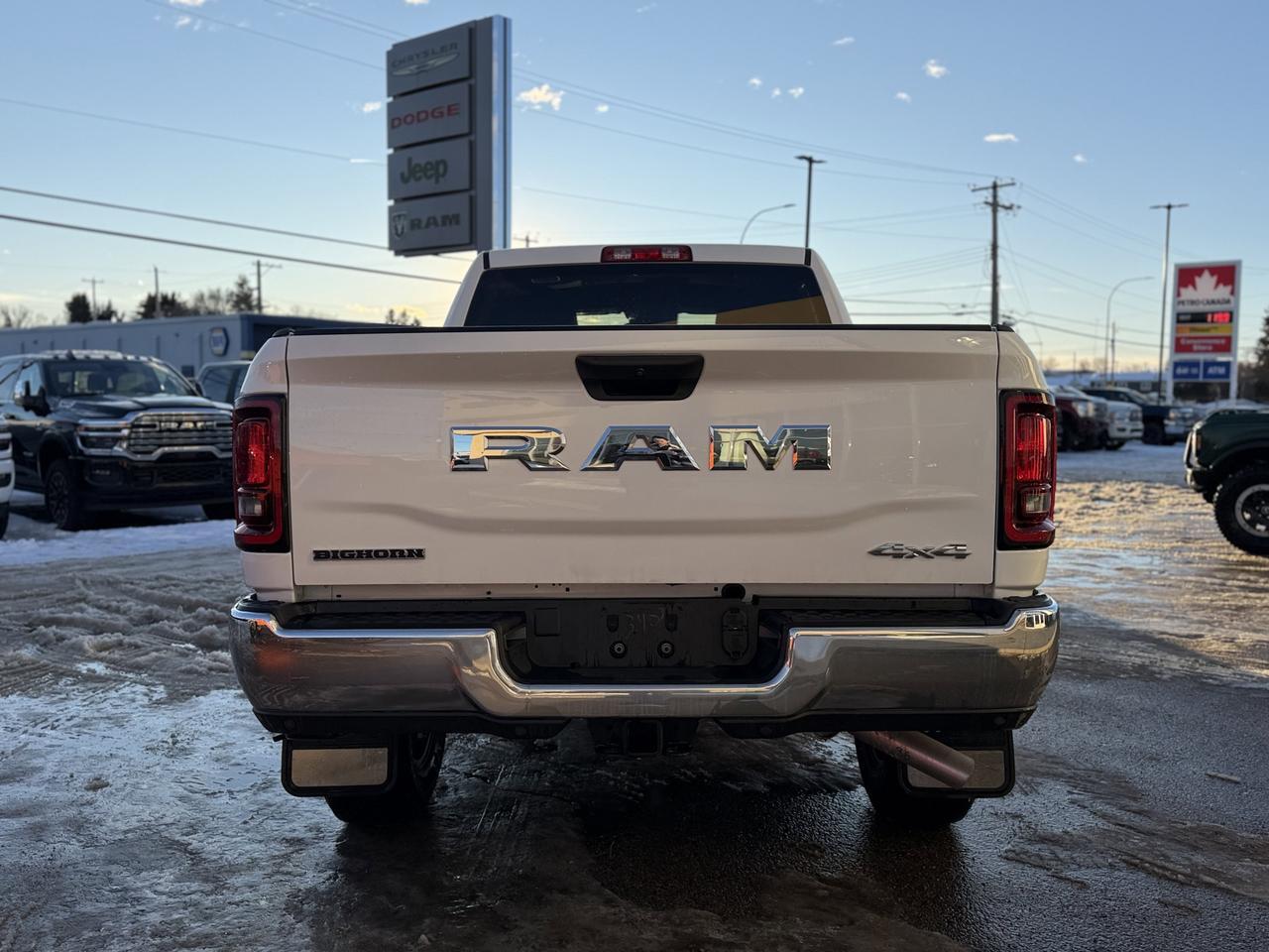 2025 Ram 2500 Big Horn Crew Cab 4x4 | HEMI V8 | Low KMs | Remote Start | Bed Step | Alpine Audio Redwater AB