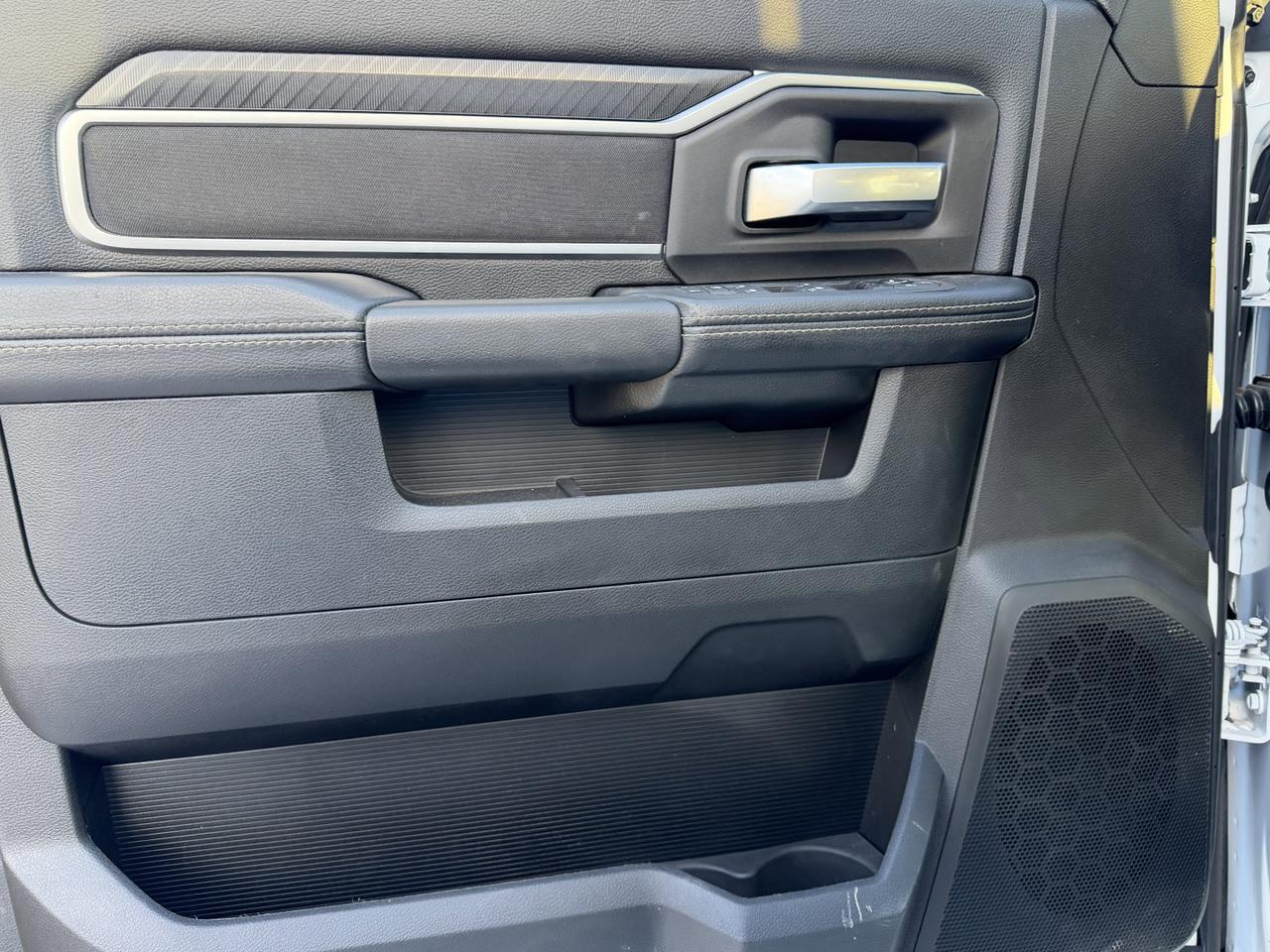 2025 Ram 2500 Big Horn Crew Cab 4x4 | HEMI V8 | Low KMs | Remote Start | Bed Step | Alpine Audio Redwater AB