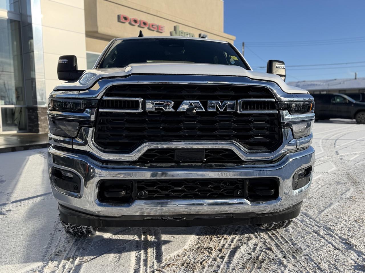 2025 Ram 2500 Big Horn Crew Cab 4x4 | HEMI V8 | NAV | Remote Start | Front Bench | Low KMs | Bed Step Redwater AB