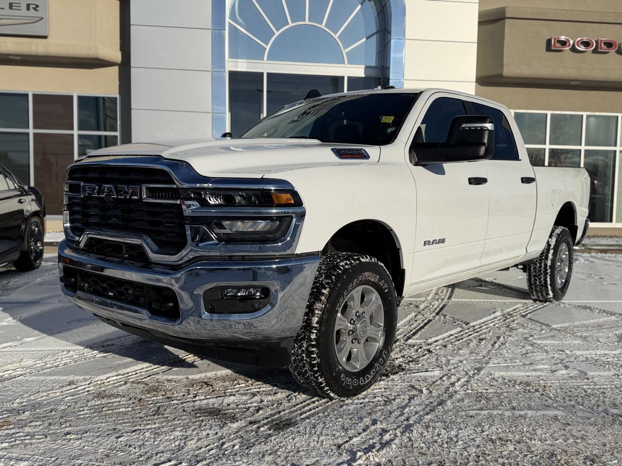 2025 Ram 2500 Big Horn Crew Cab 4x4 | HEMI V8 | NAV | Remote Start | Front Bench | Low KMs | Bed Step Redwater AB