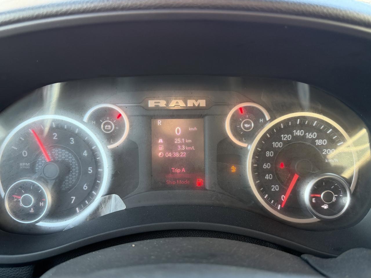 2025 Ram 2500 Big Horn Crew Cab 4x4 | HEMI V8 | NAV | Remote Start | Front Bench | Low KMs | Bed Step Redwater AB