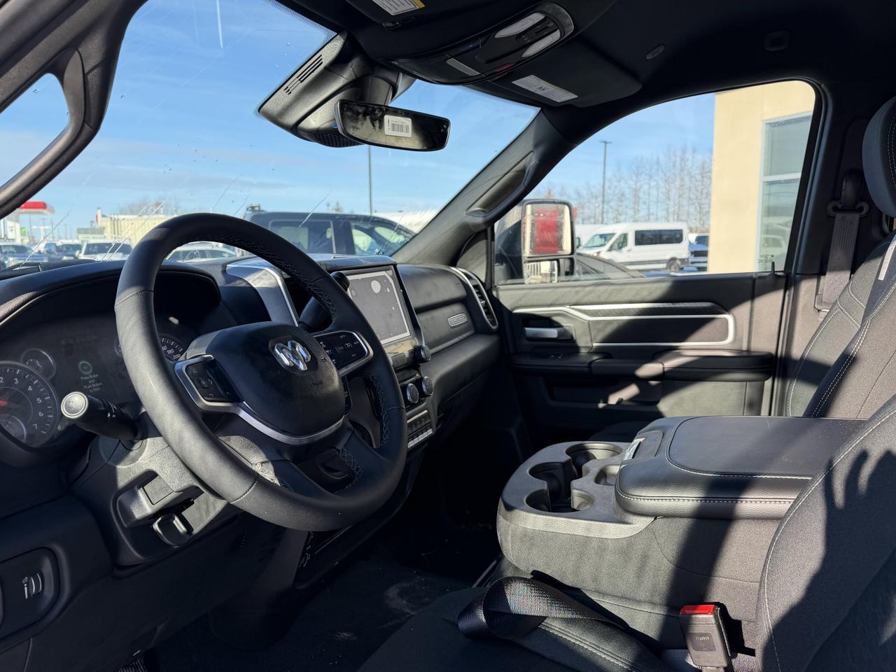 2025 Ram 2500 Big Horn Crew Cab 4x4 | HEMI V8 | NAV | Remote Start | Front Bench | Low KMs | Bed Step Redwater AB