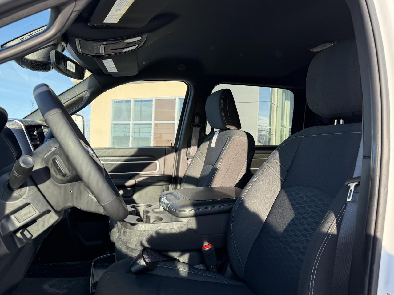 2025 Ram 2500 Big Horn Crew Cab 4x4 | HEMI V8 | NAV | Remote Start | Front Bench | Low KMs | Bed Step Redwater AB