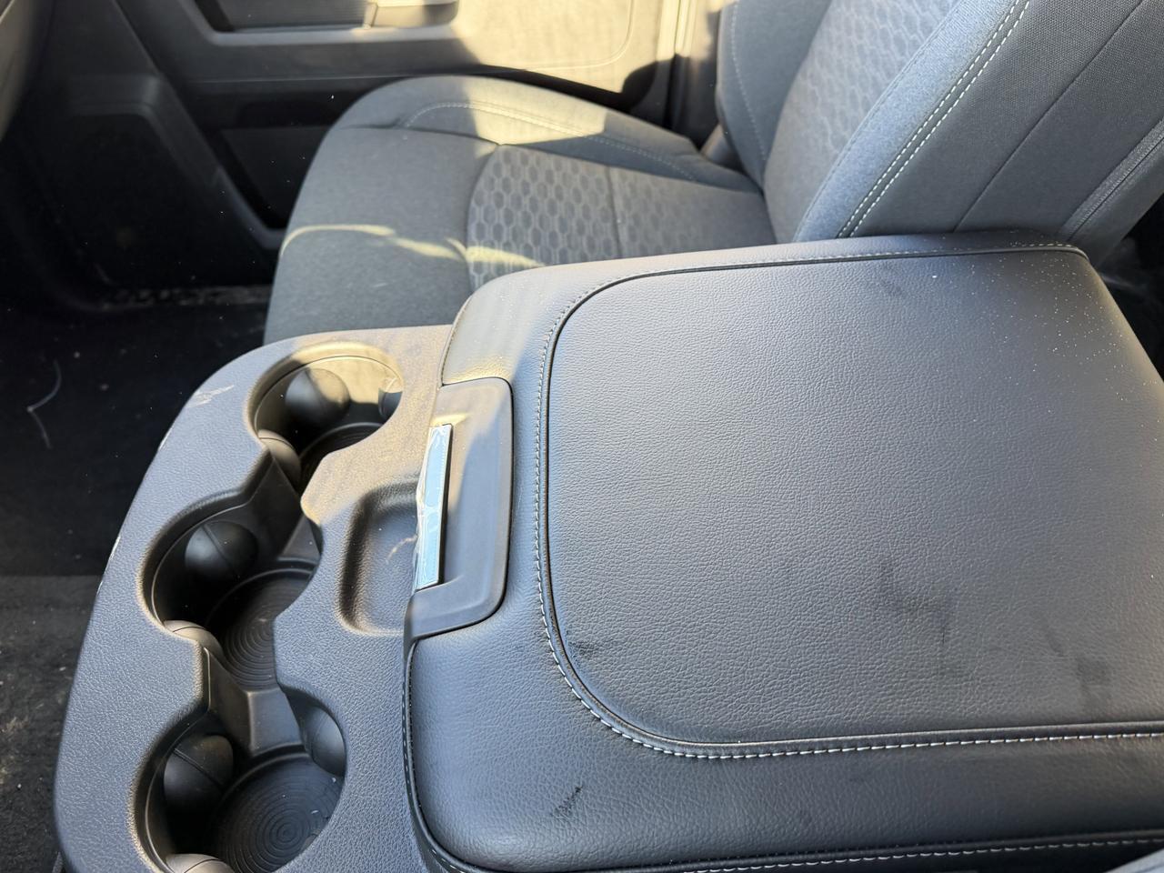 2025 Ram 2500 Big Horn Crew Cab 4x4 | HEMI V8 | NAV | Remote Start | Front Bench | Low KMs | Bed Step Redwater AB