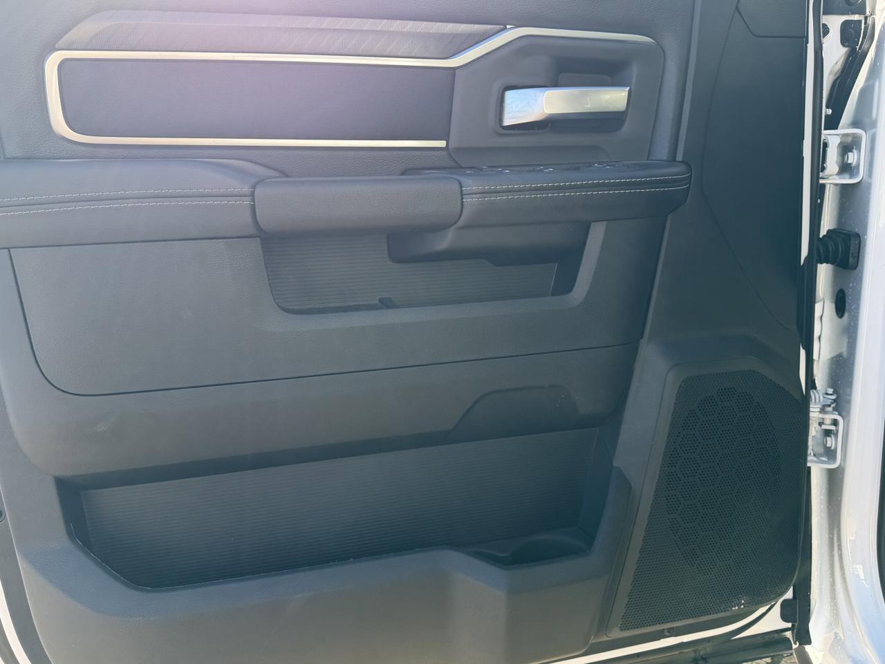 2025 Ram 2500 Big Horn Crew Cab 4x4 | Low KMs | Alpine | 12IN Display | NAV | Heated Seats | Remote Start Redwater AB