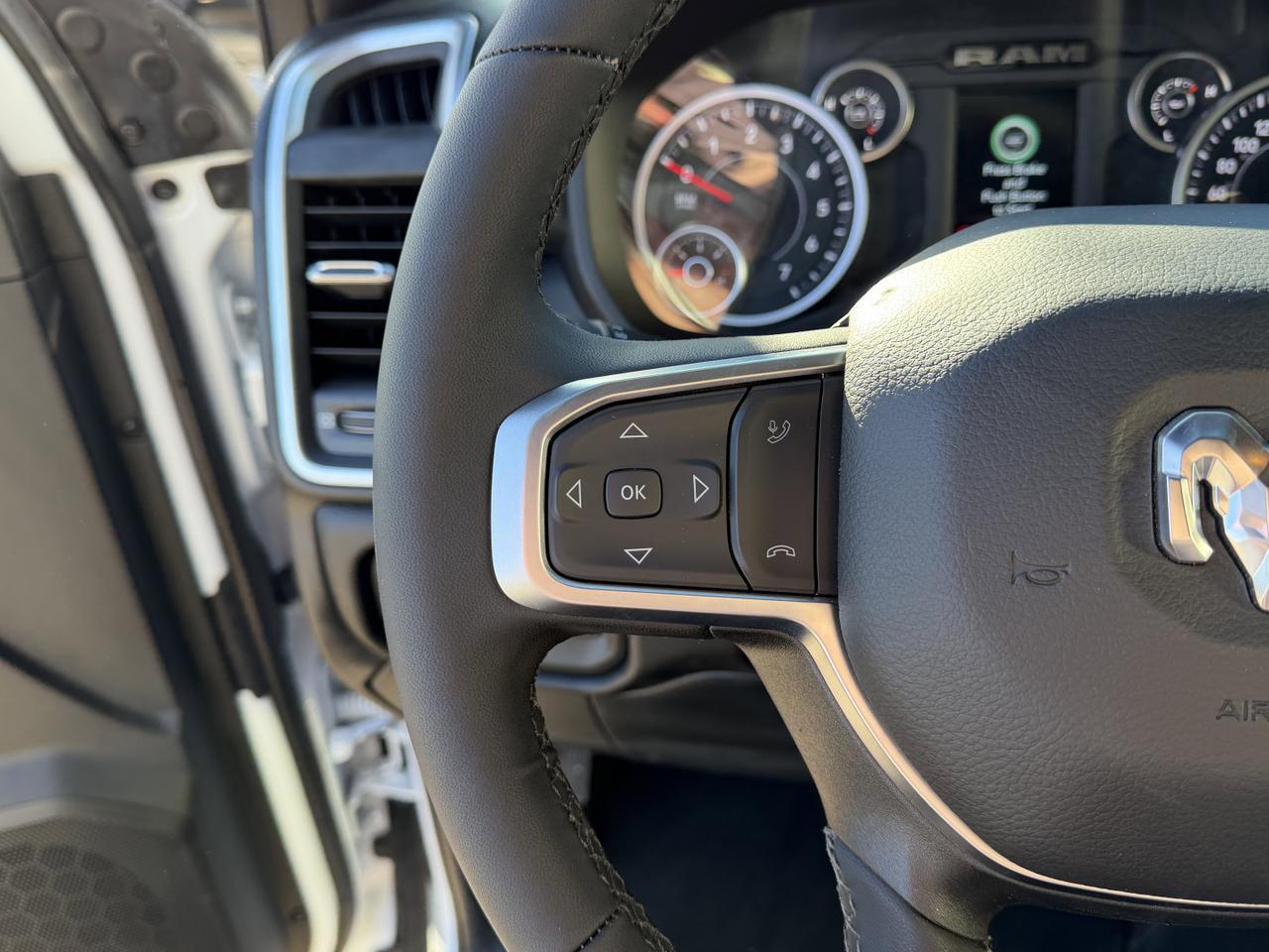 2025 Ram 2500 Big Horn Crew Cab 4x4 | Low KMs | Alpine | 12IN Display | NAV | Heated Seats | Remote Start Redwater AB