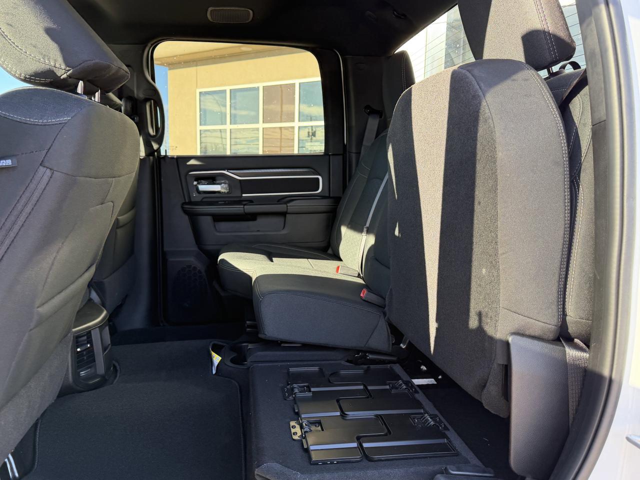 2025 Ram 2500 Big Horn Crew Cab 4x4 | Low KMs | Alpine | 12IN Display | NAV | Heated Seats | Remote Start Redwater AB