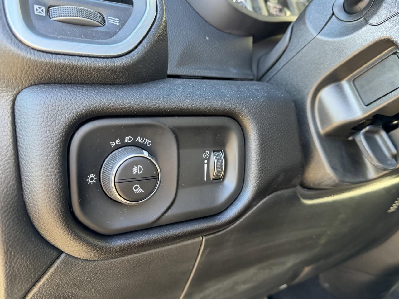 2025 Ram 2500 Big Horn Crew Cab 4x4 | Low KMs | Cummins Diesel | 12IN Display | NAV | Heated Seats | Remote Start Redwater AB