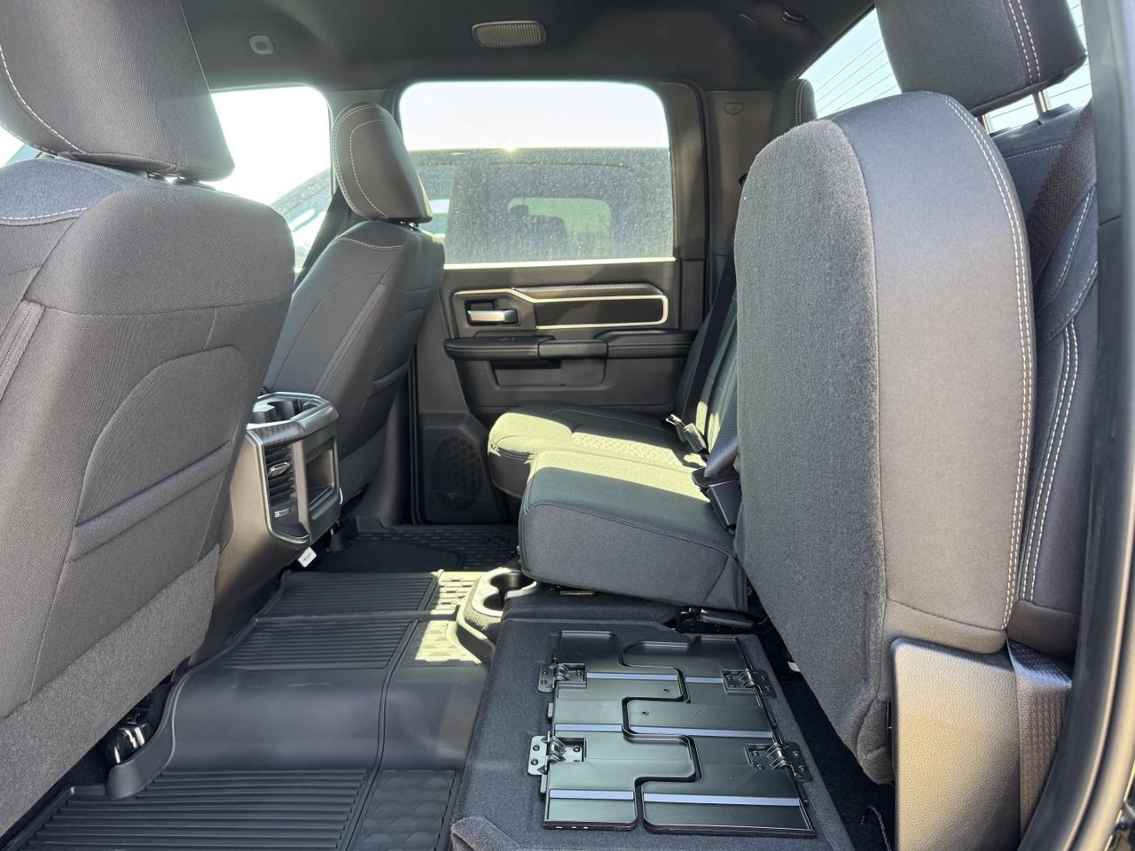 2025 Ram 2500 Big Horn Night Edition Crew Cab 4x4 | Cummins Diesel | Heated Seats I Towing PK | NAV | Alpine Stero Redwater AB
