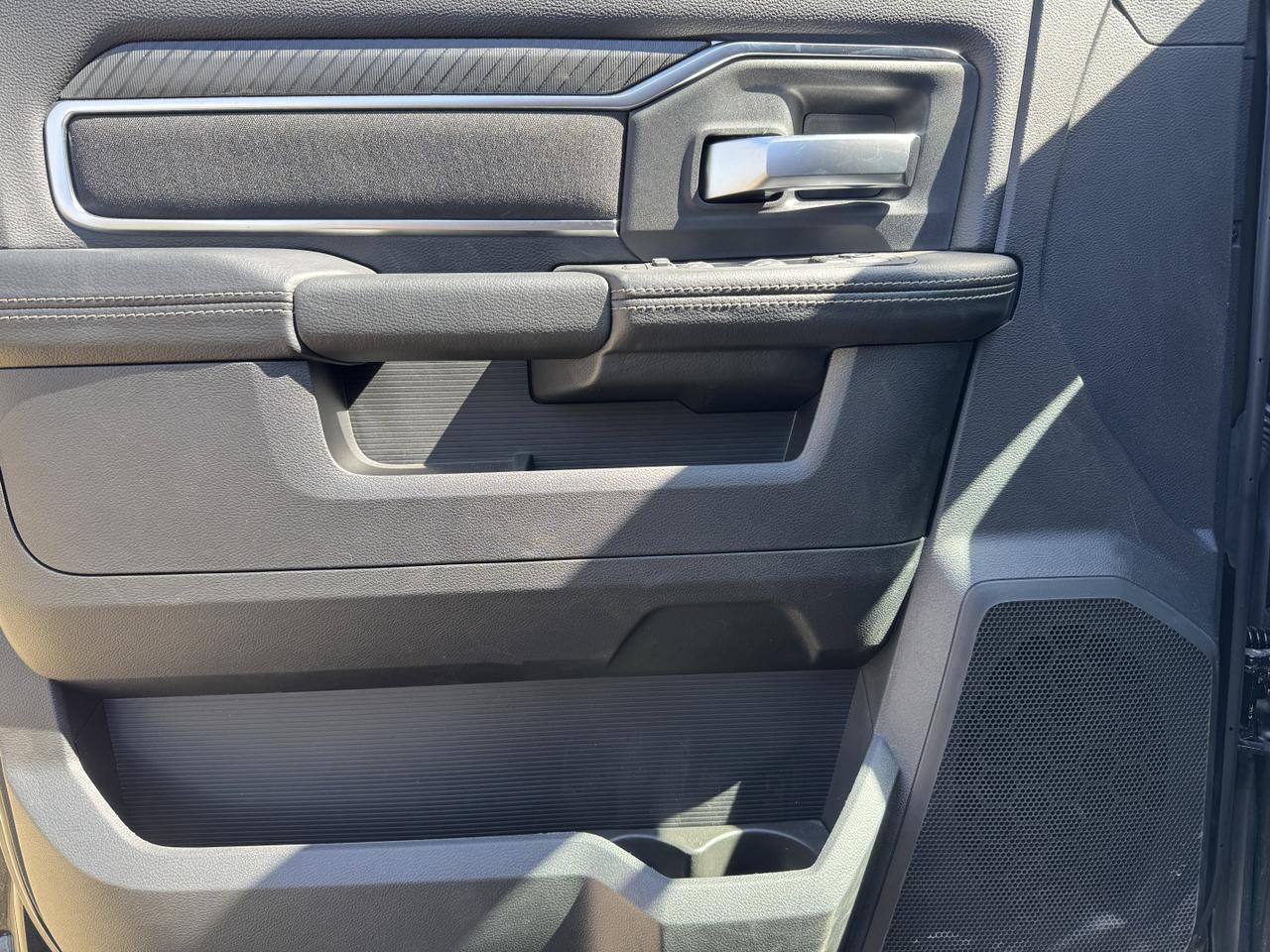 2025 Ram 2500 Big Horn Night Edition Crew Cab 4x4 | Cummins Diesel | Heated Seats I Towing PK | NAV | Alpine Stero Redwater AB