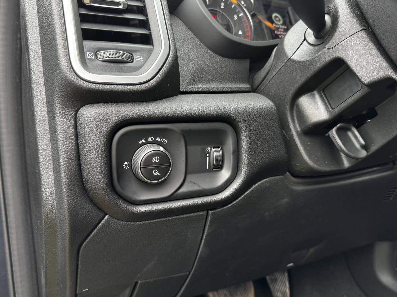 2025 Ram 2500 Big Horn Night Edition Crew Cab 4x4 | Turbo Diesel | Towing | Heated Seats | NAV Redwater AB
