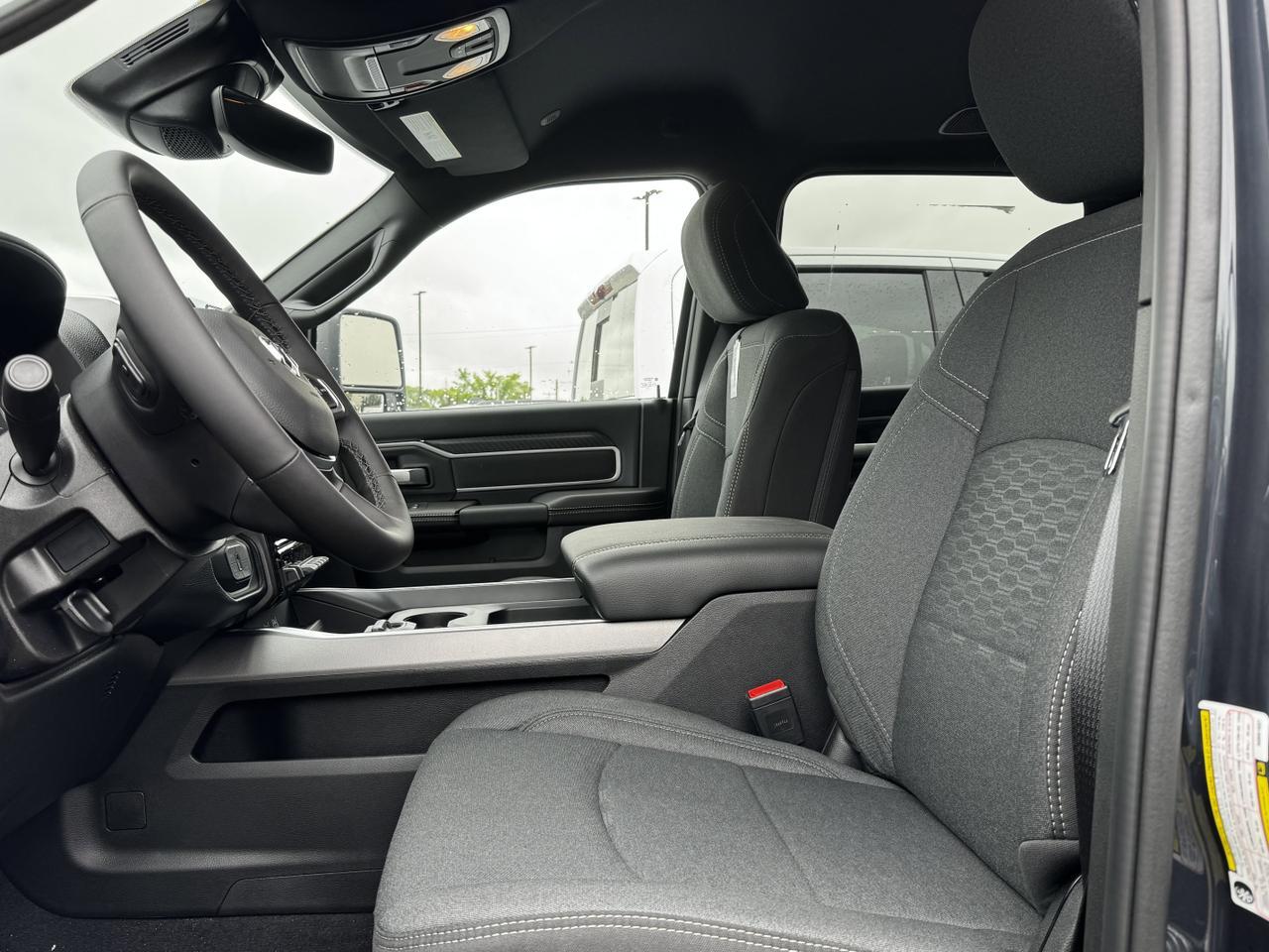 2025 Ram 2500 Big Horn Night Edition Crew Cab 4x4 | Turbo Diesel | Towing | Heated Seats | NAV Redwater AB