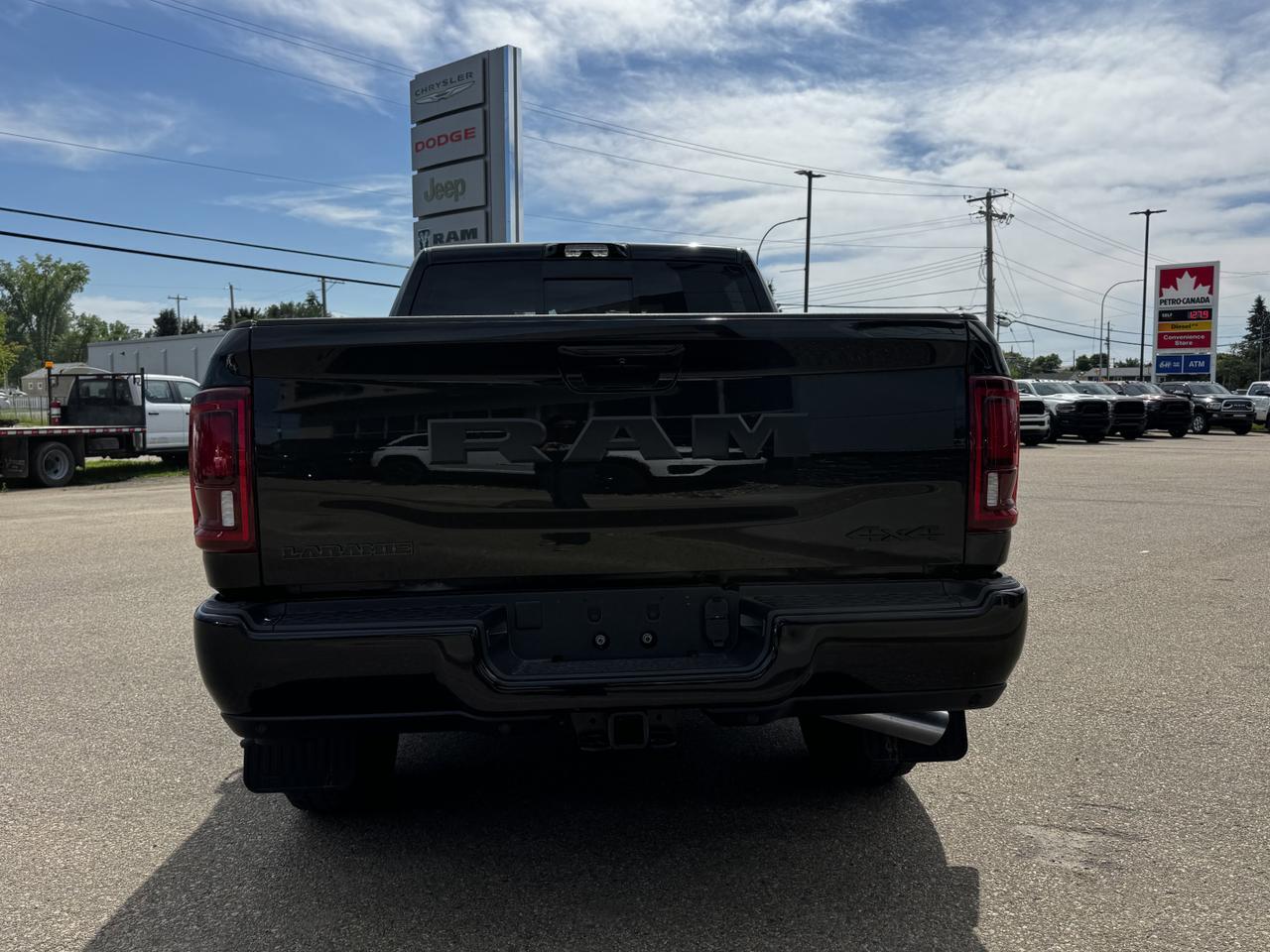 2025 Ram 2500 Laramie Night Edition Crew Cab 4x4 | Cummins | Sport Hood | Sunroof | NAV Redwater AB