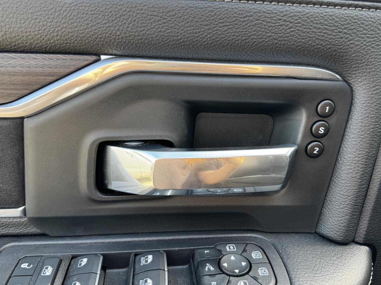 2025 Ram 2500 Laramie Night Edition Crew Cab 4x4 | Cummins | Sport Hood | Sunroof | NAV Redwater AB