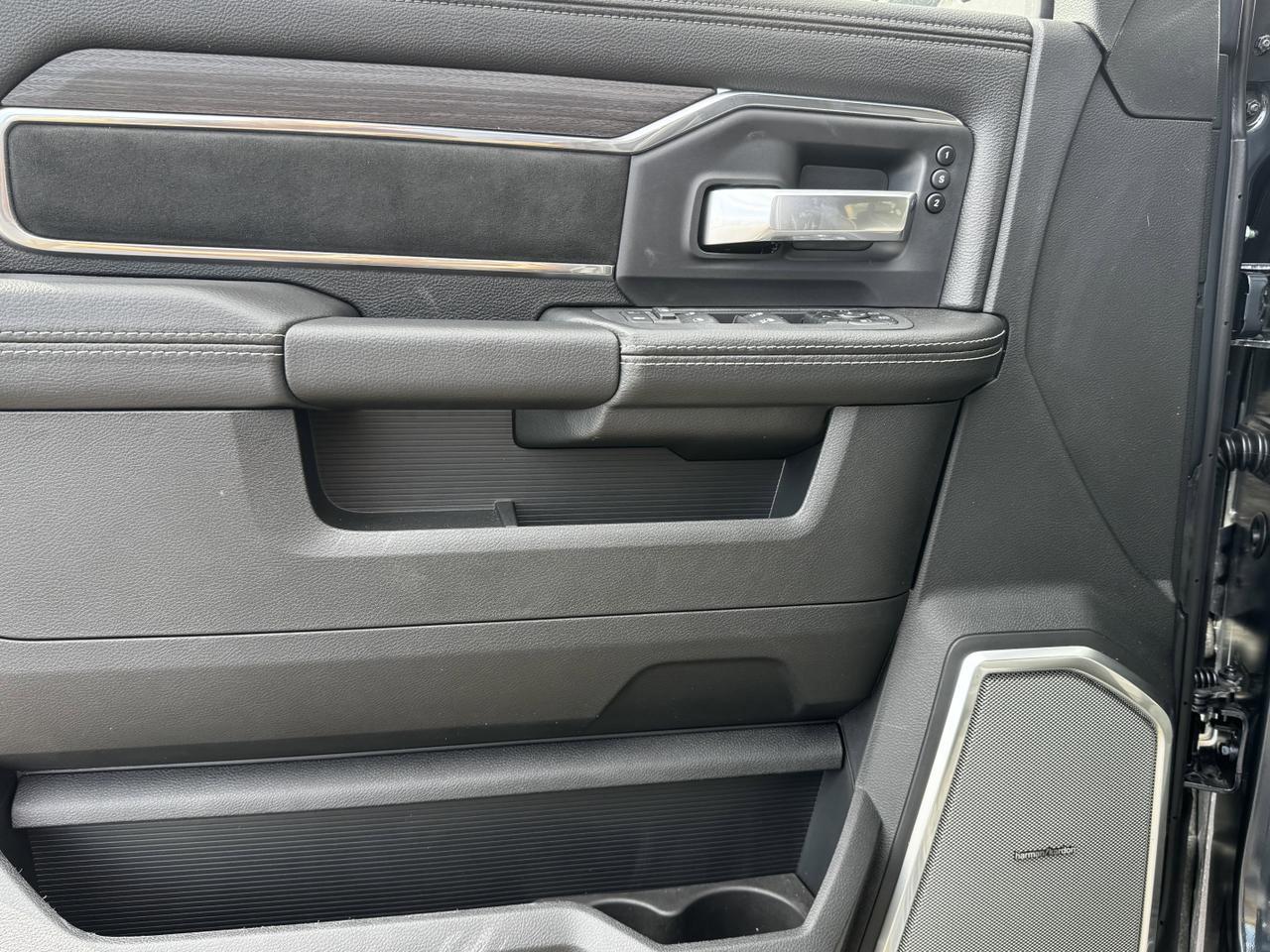 2025 Ram 2500 Laramie Night Edition Crew Cab 4x4 | Cummins Diesel | Towing | NAV | Leather | Sunroof Redwater AB