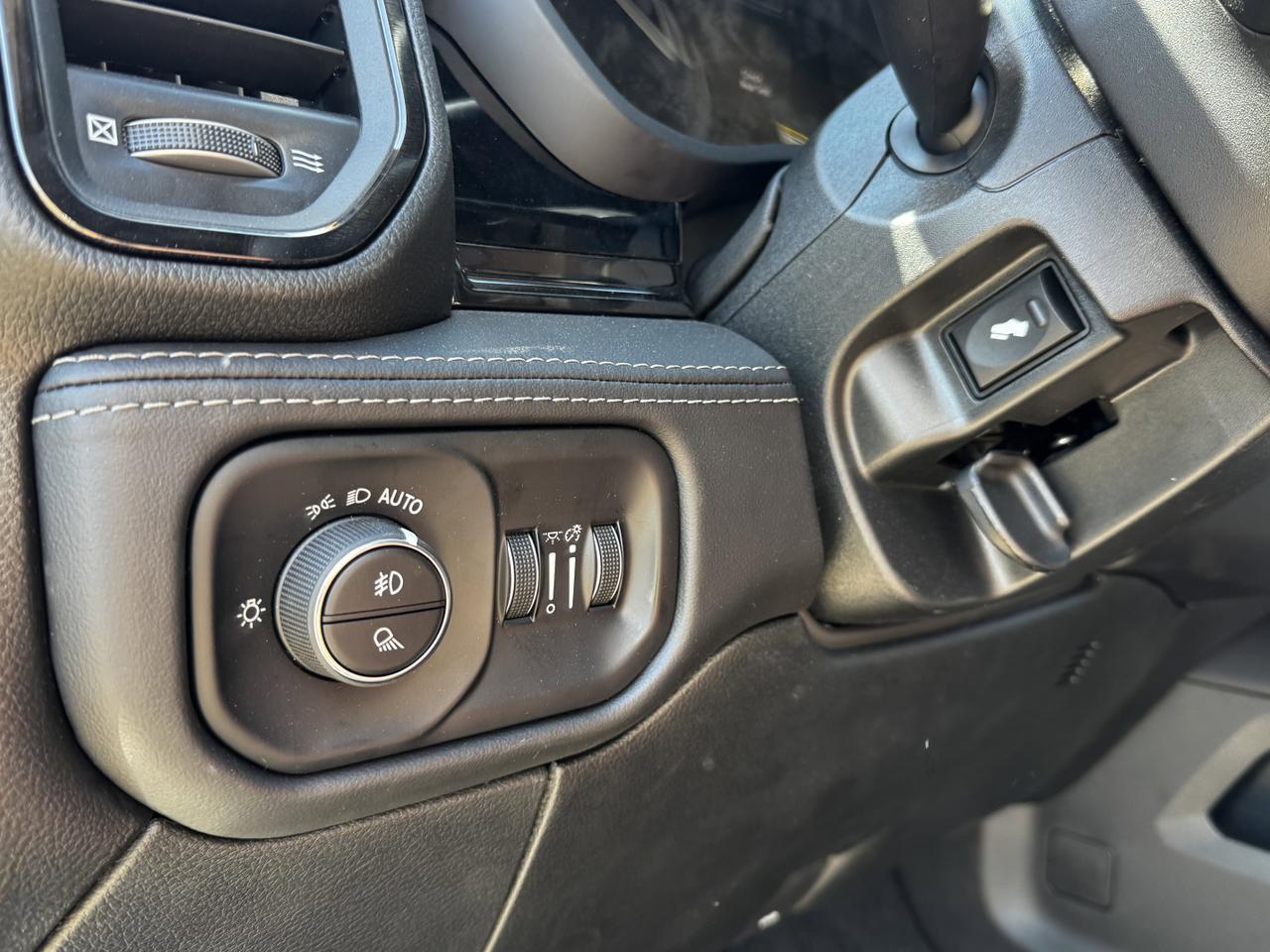 2025 Ram 2500 Limited Crew Cab 4x4 | Cummins Diesel | Heated Seats | Remote Start | Towing Redwater AB