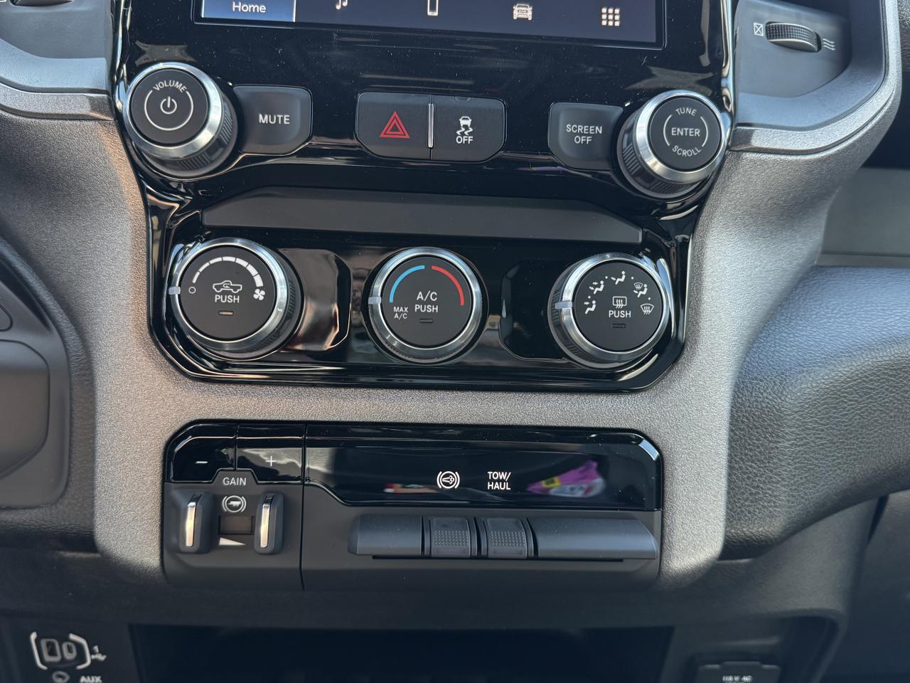 2025 Ram 2500 Tradesman Crew Cab 4x4 | Cummins Diesel | Front Bench | Towing | Chrome Redwater AB