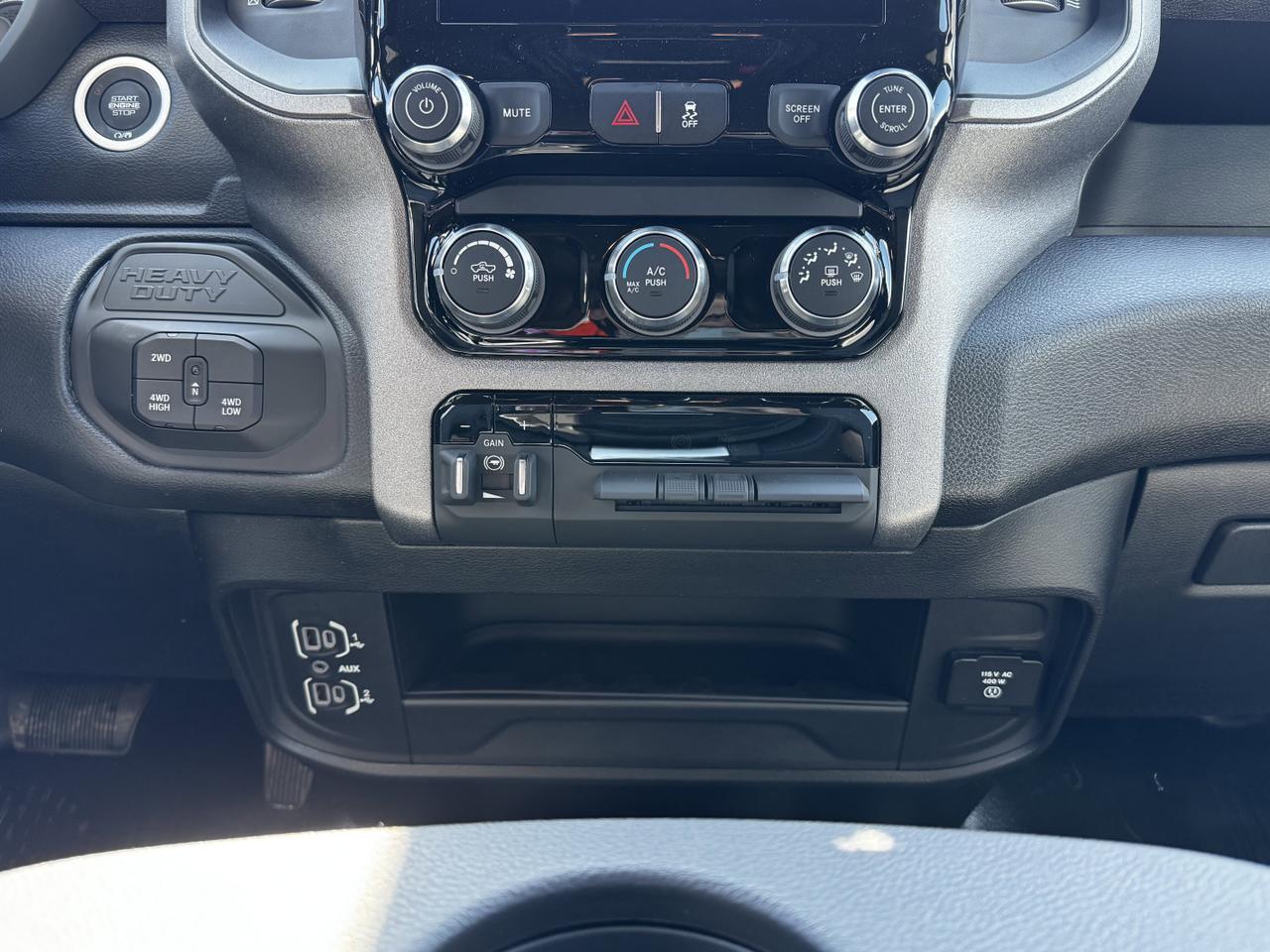 2025 Ram 2500 Tradesman Crew Cab 4x4 | Cummins Diesel | Front Bench | Towing | Chrome Redwater AB