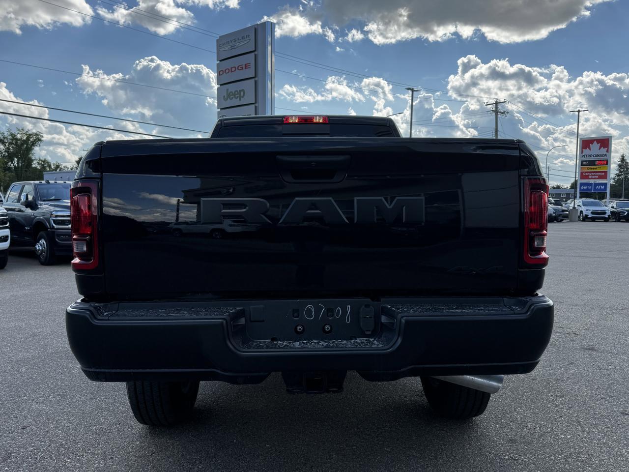2025 Ram 2500 Tradesman Crew Cab 4x4 | Cummins Diesel | Front Bench | Towing | NAV | Backup Camera Redwater AB