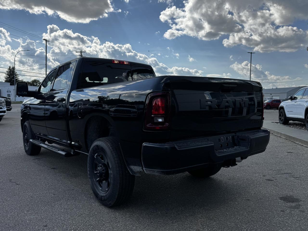 2025 Ram 2500 Tradesman Crew Cab 4x4 | Cummins Diesel | Front Bench | Towing | NAV | Backup Camera Redwater AB